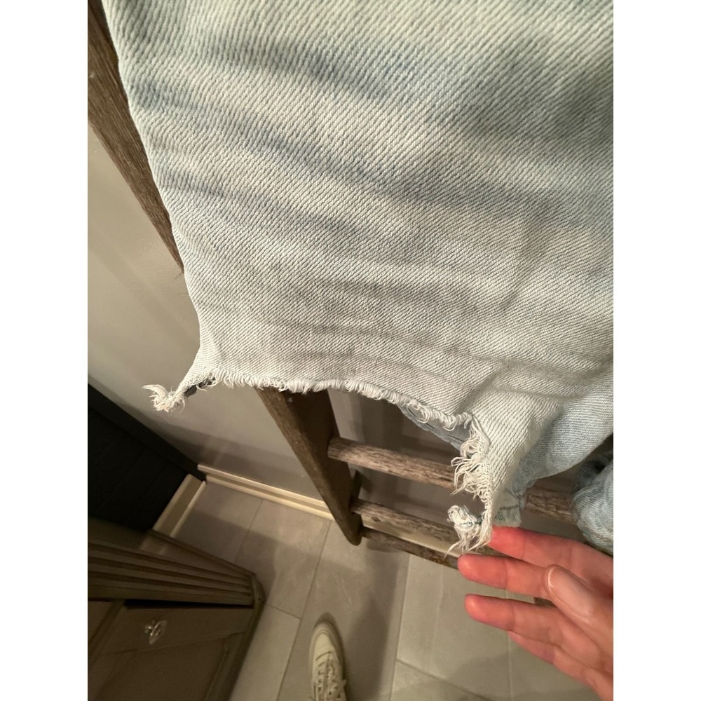 American Eagle Strigid Light Wash Frayed Hem Denim Shorts Women 000 - Picture 5 of 7